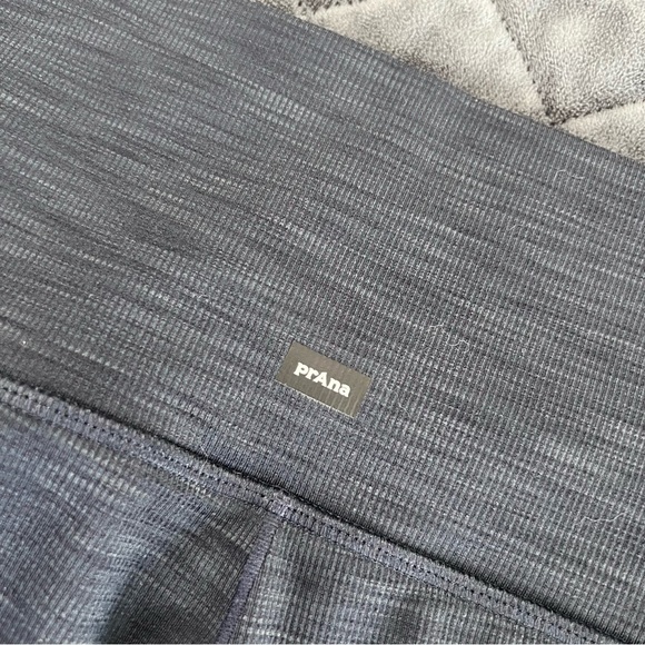 Prana Tank Shorts Set Women’s XL Navy Blue Built In Bra Pockets Biker W - Picture 6 of 13